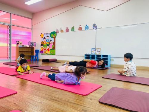 LINE ALBUM Yoga-exercises-for-kids-T.Maumi 240318 2