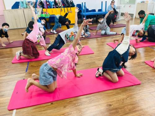 LINE ALBUM Yoga-exercises-for-kids-T.Mayumi 240322 100
