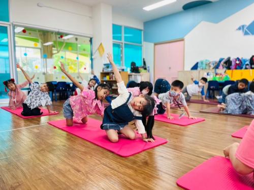 LINE ALBUM Yoga-exercises-for-kids-T.Mayumi 240322 101