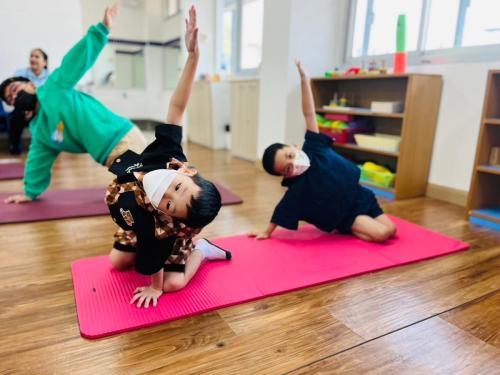 LINE ALBUM Yoga-exercises-for-kids-T.Mayumi 240322 103