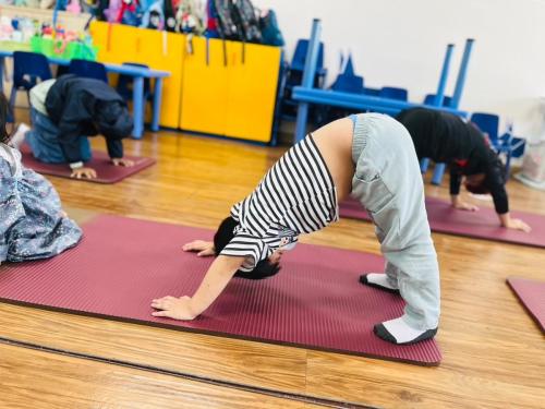 LINE ALBUM Yoga-exercises-for-kids-T.Mayumi 240322 115