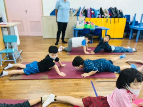LINE ALBUM Yoga-exercises-for-kids-T.Mayumi 240322 122