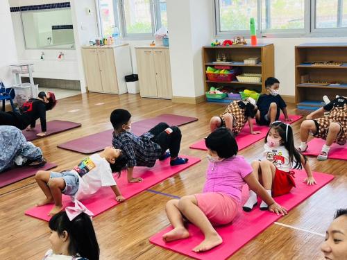 LINE ALBUM Yoga-exercises-for-kids-T.Mayumi 240322 136