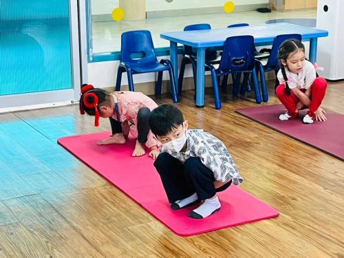 LINE ALBUM Yoga-exercises-for-kids-T.Mayumi 240322 145