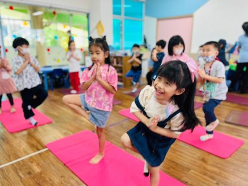 LINE ALBUM Yoga-exercises-for-kids-T.Mayumi 240322 151