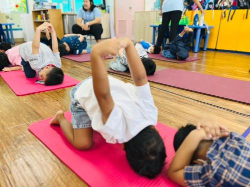 LINE ALBUM Yoga-exercises-for-kids-T.Mayumi 240322 153