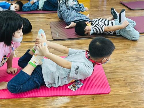 LINE ALBUM Yoga-exercises-for-kids-T.Mayumi 240322 165