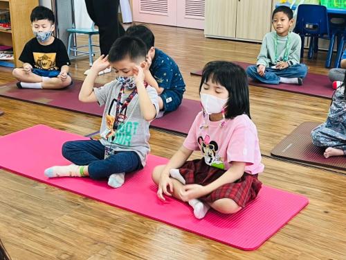 LINE ALBUM Yoga-exercises-for-kids-T.Mayumi 240322 201