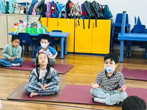 LINE ALBUM Yoga-exercises-for-kids-T.Mayumi 240322 202