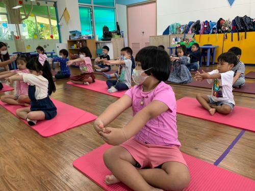 LINE ALBUM Yoga-exercises-for-kids-T.Mayumi 240322 210