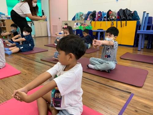 LINE ALBUM Yoga-exercises-for-kids-T.Mayumi 240322 215