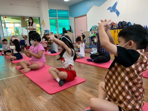 LINE ALBUM Yoga-exercises-for-kids-T.Mayumi 240322 218
