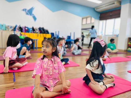 LINE ALBUM Yoga-exercises-for-kids-T.Mayumi 240322 58