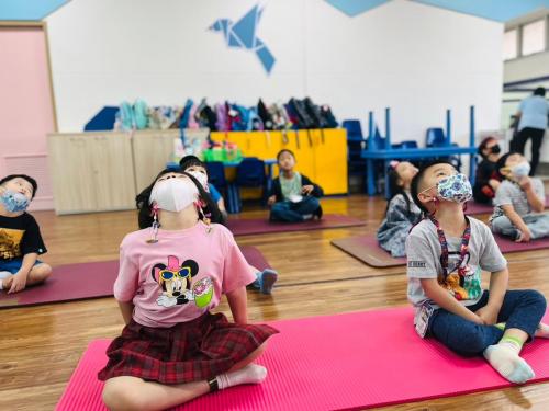 LINE ALBUM Yoga-exercises-for-kids-T.Mayumi 240322 61