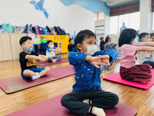 LINE ALBUM Yoga-exercises-for-kids-T.Mayumi 240322 63
