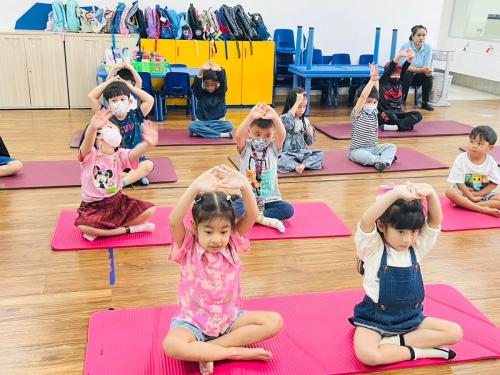 LINE ALBUM Yoga-exercises-for-kids-T.Mayumi 240322 71