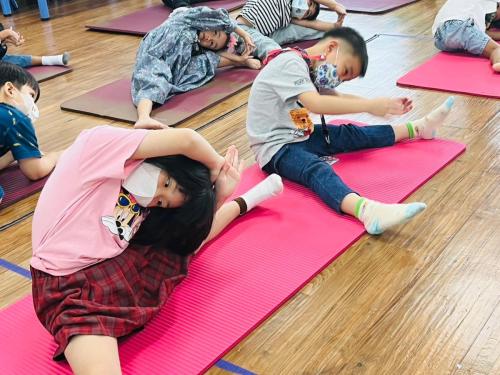 LINE ALBUM Yoga-exercises-for-kids-T.Mayumi 240322 76