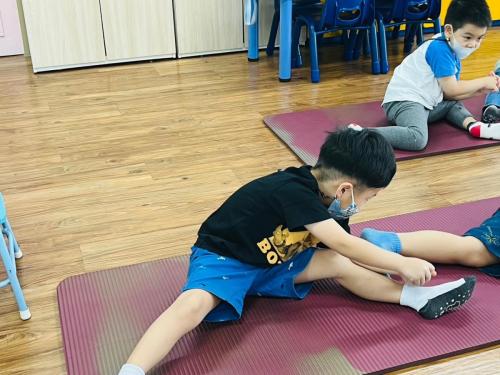 LINE ALBUM Yoga-exercises-for-kids-T.Mayumi 240322 77