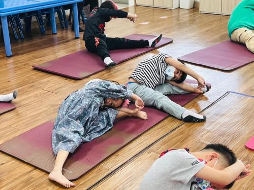 LINE ALBUM Yoga-exercises-for-kids-T.Mayumi 240322 78