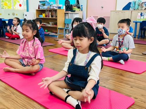 LINE ALBUM Yoga-exercises-for-kids-T.Mayumi 240322 84