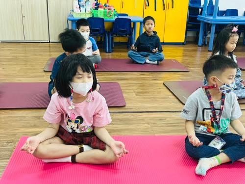 LINE ALBUM Yoga-exercises-for-kids-T.Mayumi 240322 85