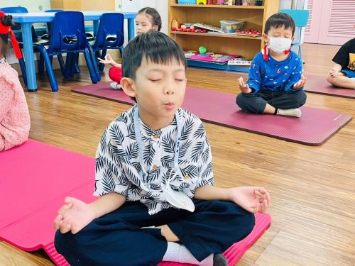 LINE ALBUM Yoga-exercises-for-kids-T.Mayumi 240322 86