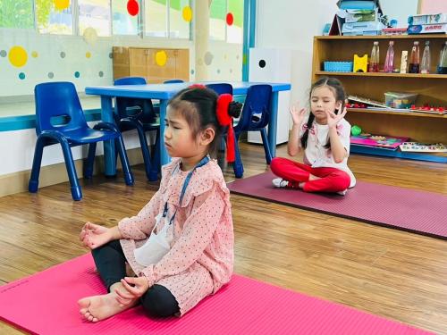 LINE ALBUM Yoga-exercises-for-kids-T.Mayumi 240322 87