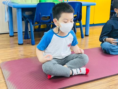 LINE ALBUM Yoga-exercises-for-kids-T.Mayumi 240322 90
