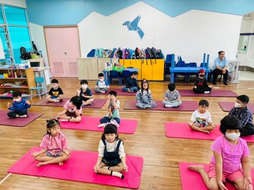 LINE ALBUM Yoga-exercises-for-kids-T.Mayumi 240322 93