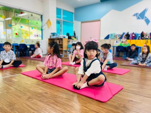 LINE ALBUM Yoga-exercises-for-kids-T.Mayumi 240322 97