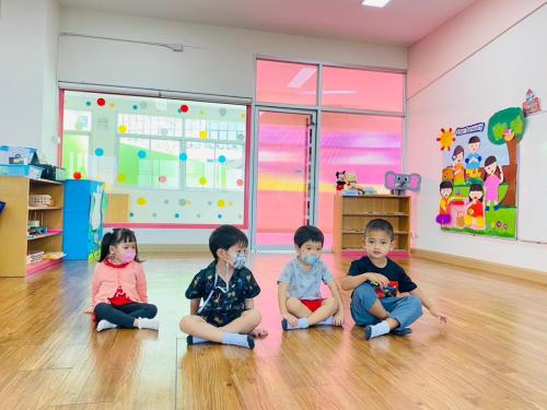 LINE ALBUM Chicken-Life-Cycle-T.Micha 240322 17
