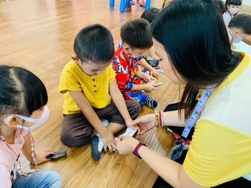 LINE ALBUM Collaborative-Learning-about-Job-and-Occupations 240326 70