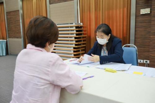 LINE_ALBUM_รายงานตัวนักเรียน (21 พ.ย.)_231121_186