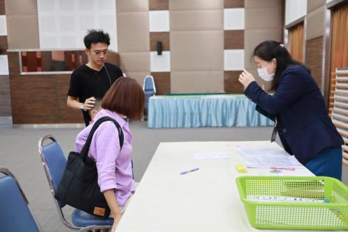 LINE_ALBUM_รายงานตัวนักเรียน (21 พ.ย.)_231121_190