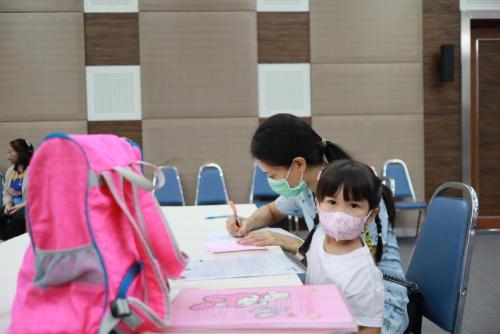 LINE_ALBUM_รายงานตัวนักเรียน (21 พ.ย.)_231121_198
