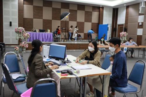 LINE_ALBUM_รายงานตัวนักเรียน (21 พ.ย.)_231121_38