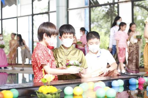 LINE_ALBUM_ลอยกระทง 66_231127_575