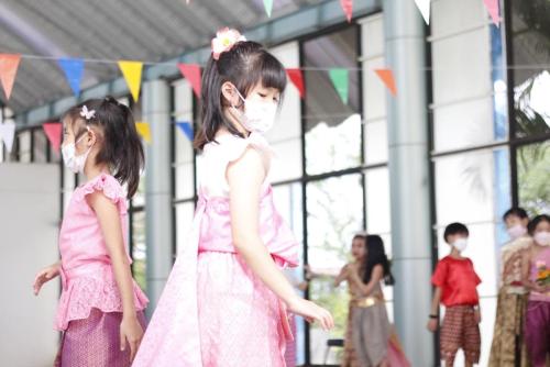 LINE_ALBUM_ลอยกระทง 66_231127_638
